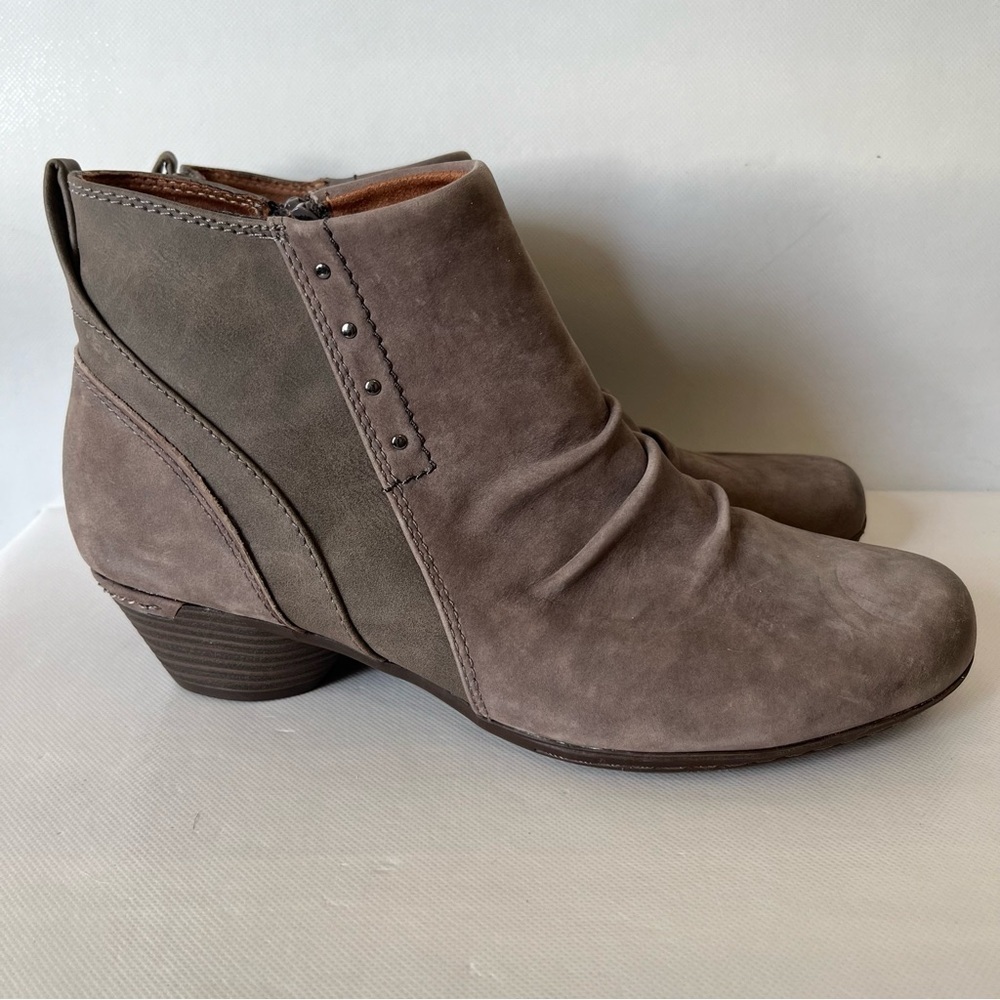 Cobb Hill Grey Suede Leather Ankle Booties